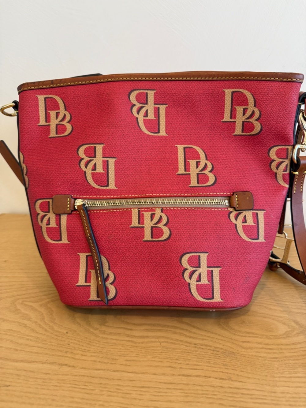 Dooney & Bourke Red Monogram Large Sac Shoulder Bag - Picture 3 of 5
